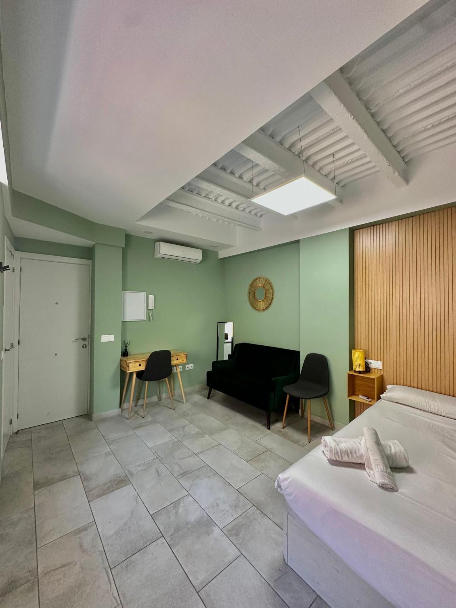 Lovely Studio Apartment Malaga Exterior photo