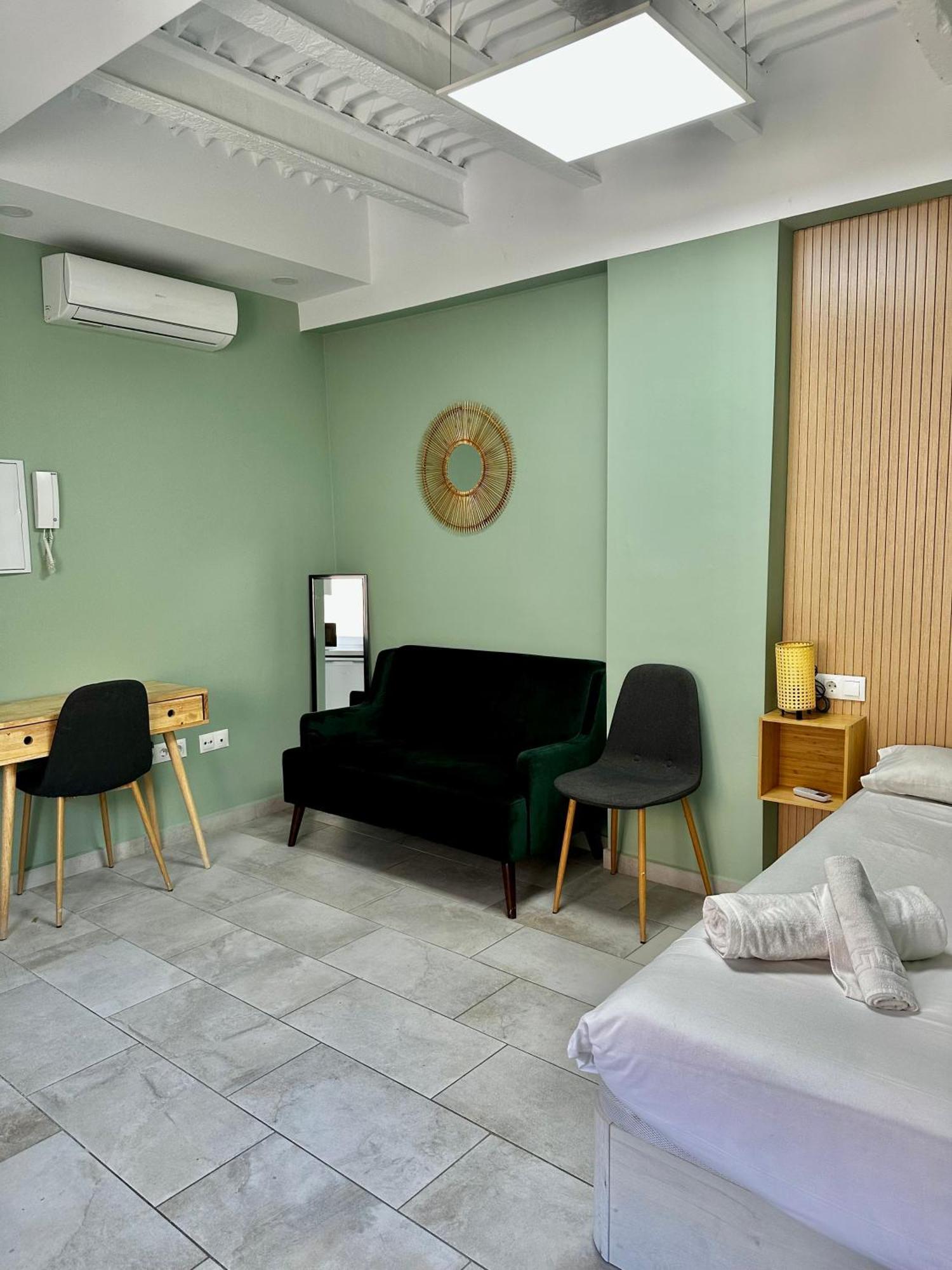 Lovely Studio Apartment Malaga Exterior photo