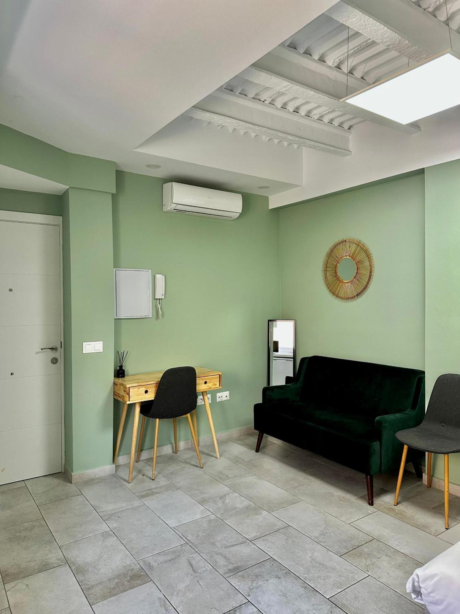 Lovely Studio Apartment Malaga Exterior photo